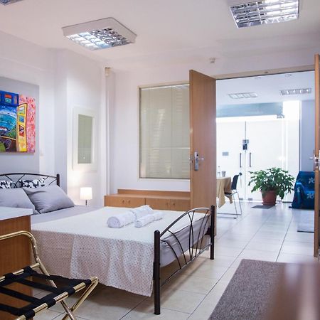 Comfort 2 Minutes From The Metro Афины Экстерьер фото
