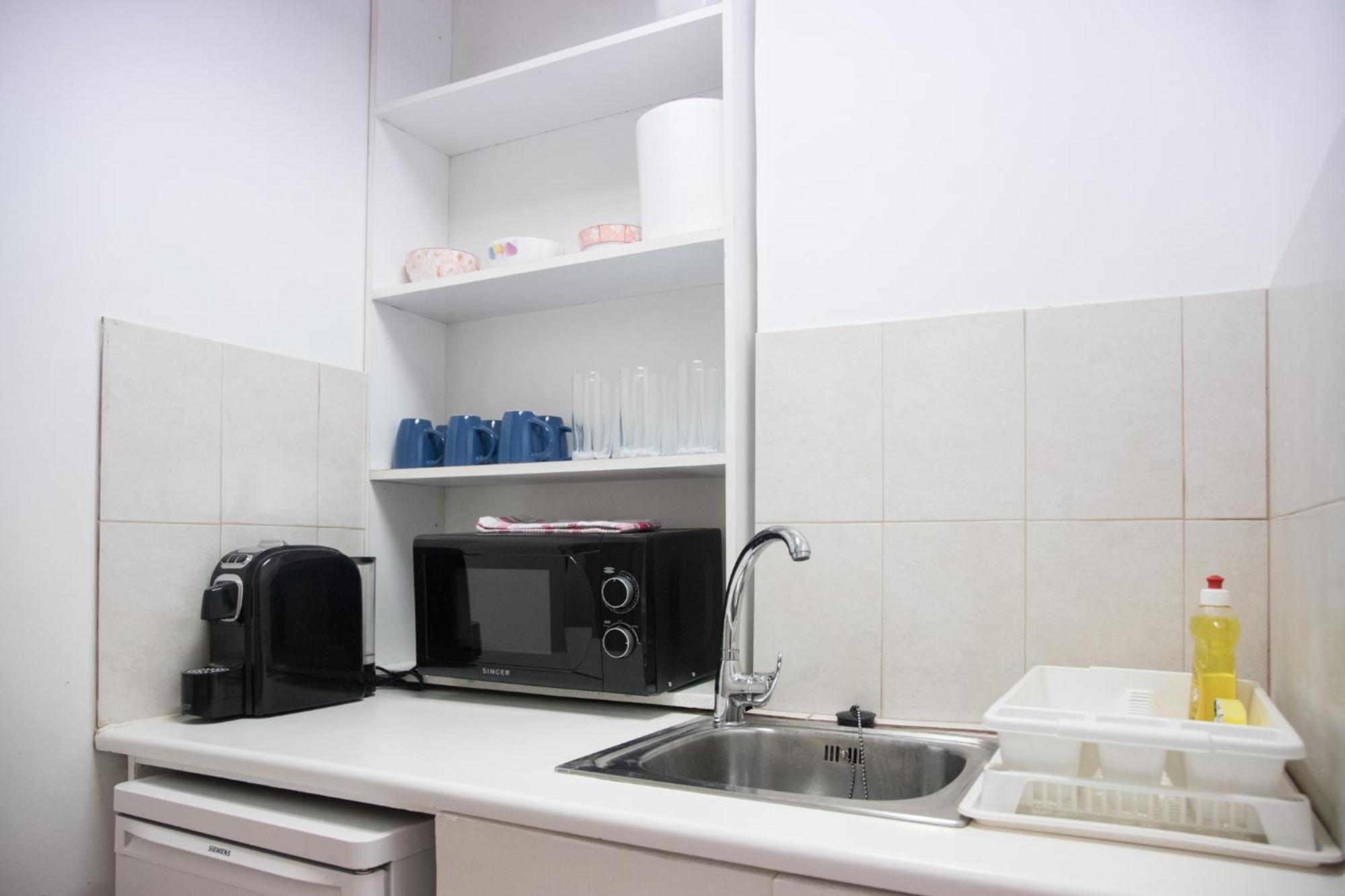 Comfort 2 Minutes From The Metro Афины Экстерьер фото